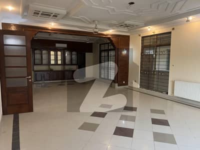 beautiful ground plus basement available for rent