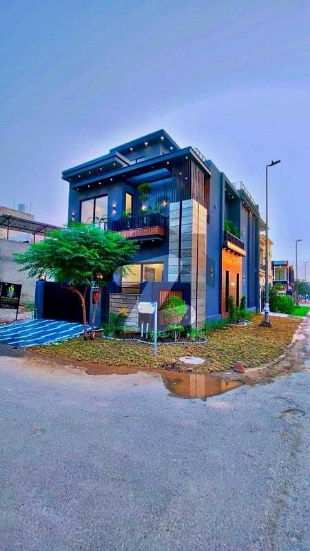 CORNER HOT LOCATION VILLA . CORNER HOT LOCATION VILLA .
