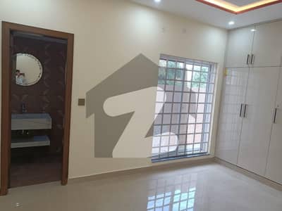 کینال گارڈن ۔ بلاک ای کینال گارڈن,لاہور میں 3 کمروں کا 3 مرلہ مکان 1.28 کروڑ میں برائے فروخت۔