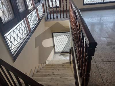 F-10/ Size 700 Yards Upper Portion 3 Bed Rent,1 Lac 65000 Thousand Near To Masjid Market Markaz