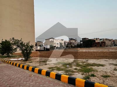 پارک ویو سٹی - ٹیولپ بلاک پارک ویو سٹی,لاہور میں 5 مرلہ رہائشی پلاٹ 75.0 لاکھ میں برائے فروخت۔