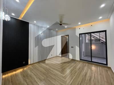 10 Marla Ultra Modern House For Sale