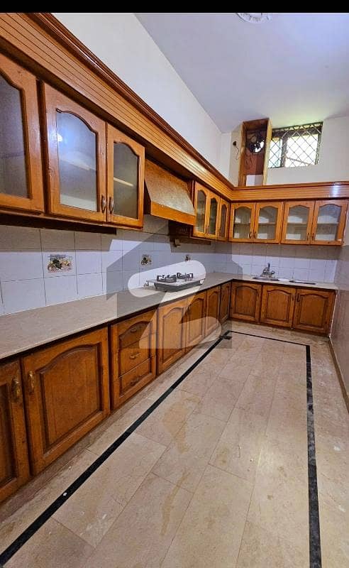 10 Marlas BASEMENT Front Open Park Facing Gas & Electric Separate G-13 10 Marlas BASEMENT Front Open Park Facing Gas & Electric Separate G-13