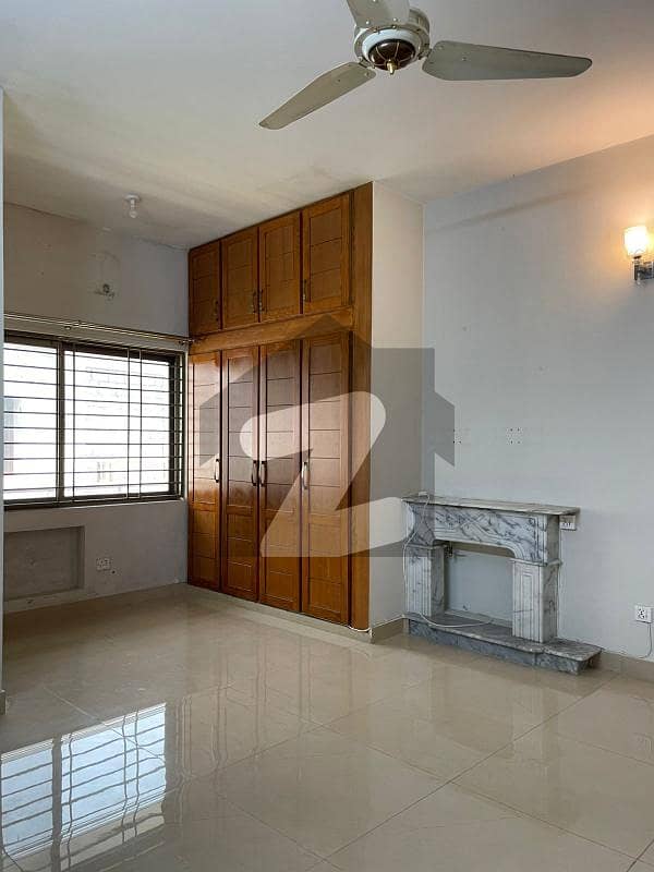 F10 UPPER PORTION 666 SQUARE YARD 3 BEDS TILED FLOOR SERVANT QUARTER SEPARATE GATE BEST LOCATION F10 UPPER PORTION 666 SQUARE YARD 3 BEDS TILED FLOOR SERVANT QUARTER SEPARATE GATE BEST LOCATION