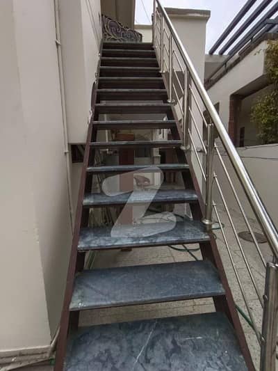 1 Kanal Upper portion For Rent