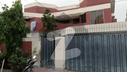 One Kanal house in E1 Block on reasonable price