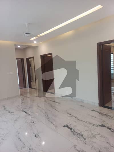 Lake View Living Modern Apartment For Rent With A View That Steals The Show!