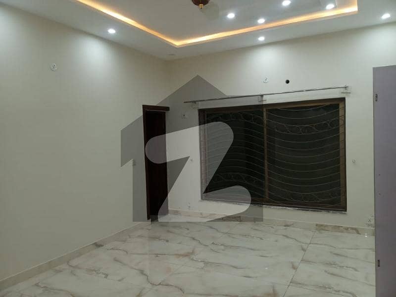 1 Kanal Beautiful House For Sale 1 Kanal Beautiful House For Sale