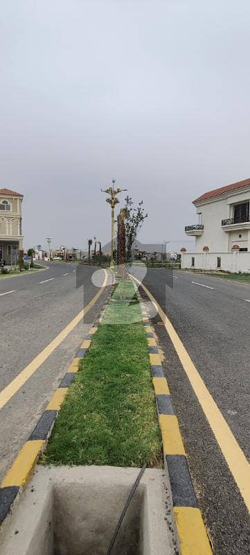 Corner plot for sale in Diamond city Sialkot