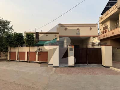 مسلم بن عقیل کالونی ساہیوال میں 4 کمروں کا 11 مرلہ مکان 2.25 کروڑ میں برائے فروخت۔