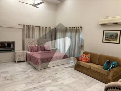 1 Kanal luxurious furnished portion available for rent