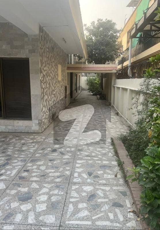 F-10 Single Story Full Ranovated House Available for Rent beautiful Location F-10 Single Story Full Ranovated House Available for Rent beautiful Location