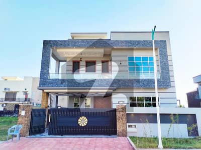 بحریہ ٹاؤن فیز 8 بحریہ ٹاؤن راولپنڈی,راولپنڈی میں 5 کمروں کا 10 مرلہ مکان 3.15 کروڑ میں برائے فروخت۔