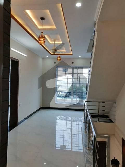 Size 25x40 Full House For Rent In G-13 Size 25x40 Full House For Rent In G-13