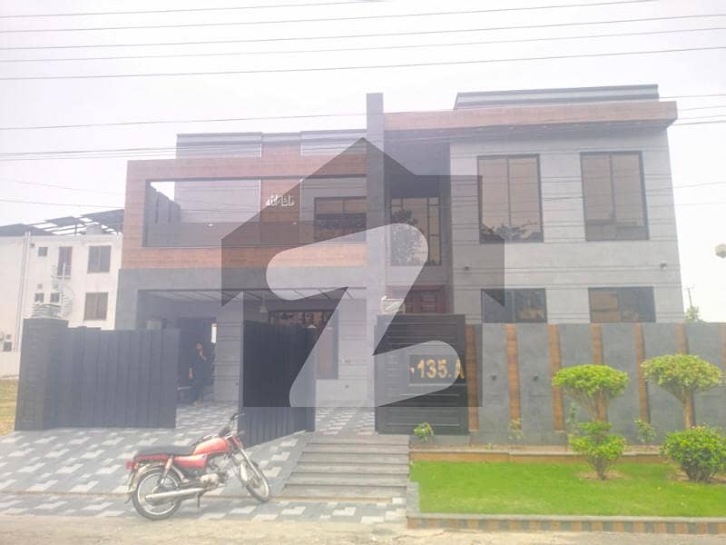 One Kanal Luxury House For Sale One Kanal Luxury House For Sale