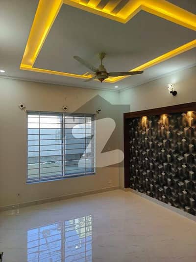 Size 30x60 Upper Portion For Rent In G-13