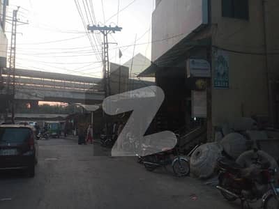Rooms Available for Rent Near Metro Bus Station (Bachelors )