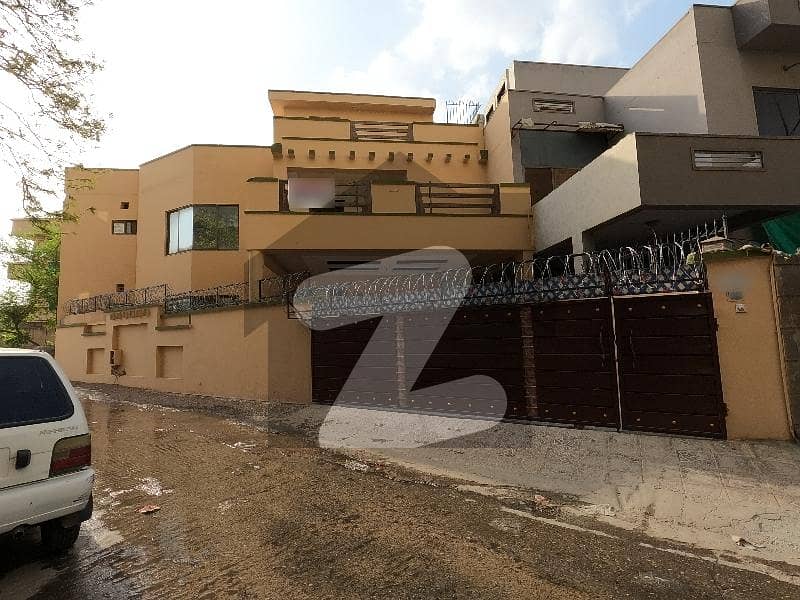 ای ۔ 11 اسلام آباد میں 5 کمروں کا 10 مرلہ مکان 9.0 کروڑ میں برائے فروخت۔ ای ۔ 11 اسلام آباد میں 5 کمروں کا 10 مرلہ مکان 9.0 کروڑ میں برائے فروخت۔