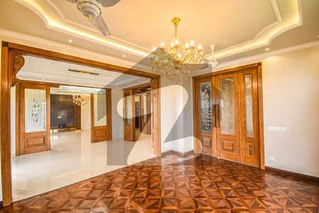 Yaseen associate's & builder's