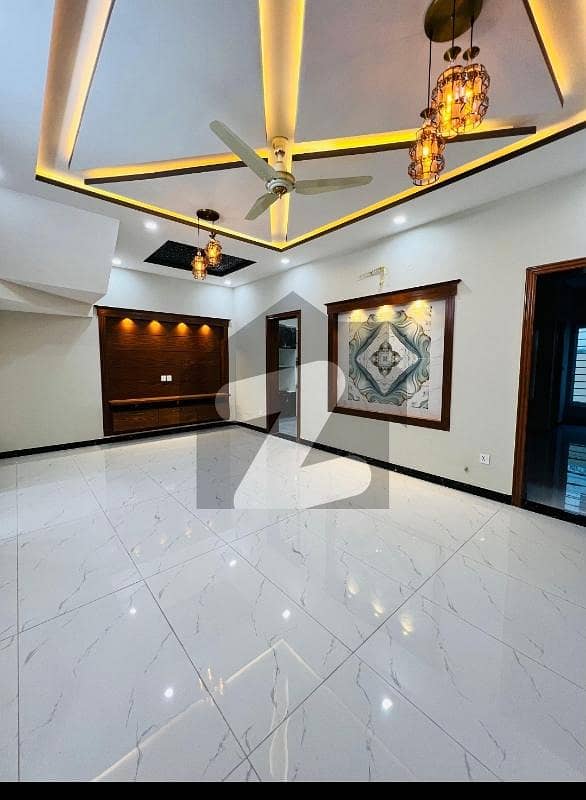 14 Marla LUXURIOUS BASEMENT All Facilities Available Meters Separate G-13 14 Marla LUXURIOUS BASEMENT All Facilities Available Meters Separate G-13