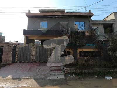 Prime Location 10 Marla House For Sale In Elite Town