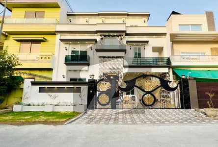 سٹی ہاؤسنگ سوسائٹی گوجرانوالہ میں 6 کمروں کا 10 مرلہ مکان 3.75 کروڑ میں برائے فروخت۔