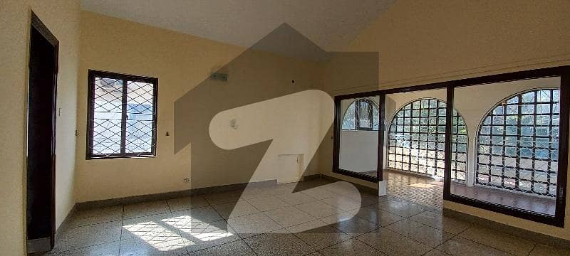 ایف ۔ 8 اسلام آباد میں 4 کمروں کا 1 کنال مکان 5.6 لاکھ میں کرایہ پر دستیاب ہے۔ ایف ۔ 8 اسلام آباد میں 4 کمروں کا 1 کنال مکان 5.6 لاکھ میں کرایہ پر دستیاب ہے۔