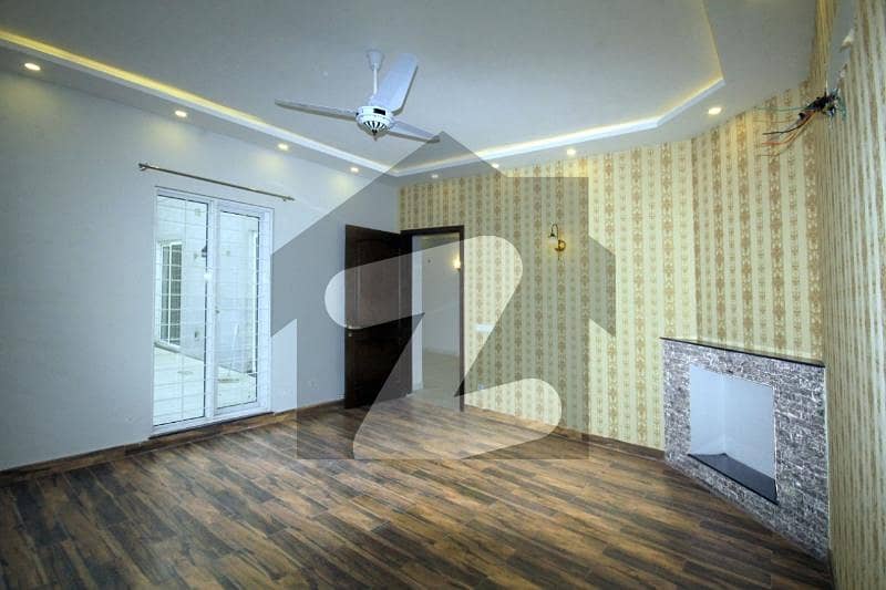 22 Marla Corner Upper Portion With Solar Hote Location Raya 22 Marla Corner Upper Portion With Solar Hote Location Raya