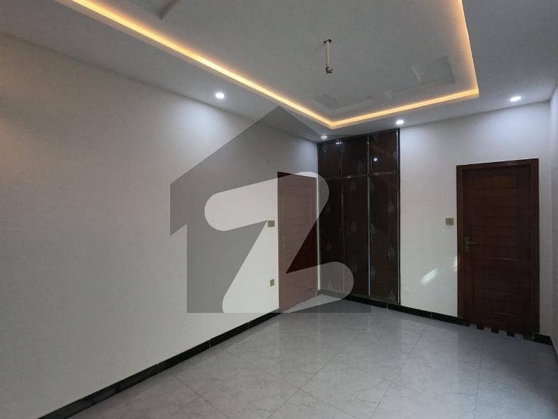 Prime Location Upper Portion Of 10 Marla In Izmir Town For rent Prime Location Upper Portion Of 10 Marla In Izmir Town For rent