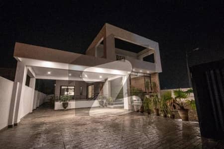 Beautiful 1 Kanal Bungalow for Rent in DHA Phase 4 CC Block Luxury Living | Prime Location | Family-Friendly Design