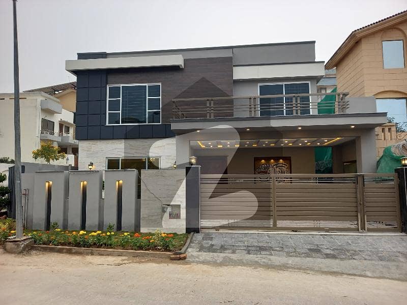 1 Kanal Designer Luxury House Available Sale At Walking Distance From Commercial And Park 1 Kanal Designer Luxury House Available Sale At Walking Distance From Commercial And Park