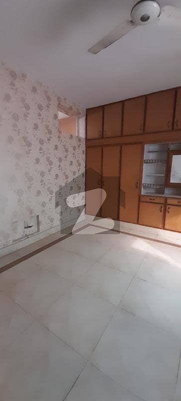 Stunning 10 Marla House In G-10 Available