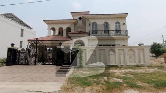 ایل ڈی اے ایوینیو ۔ بلاک ڈی ایل ڈی اے ایوینیو,لاہور میں 3 کمروں کا 1 کنال مکان 3.85 کروڑ میں برائے فروخت۔