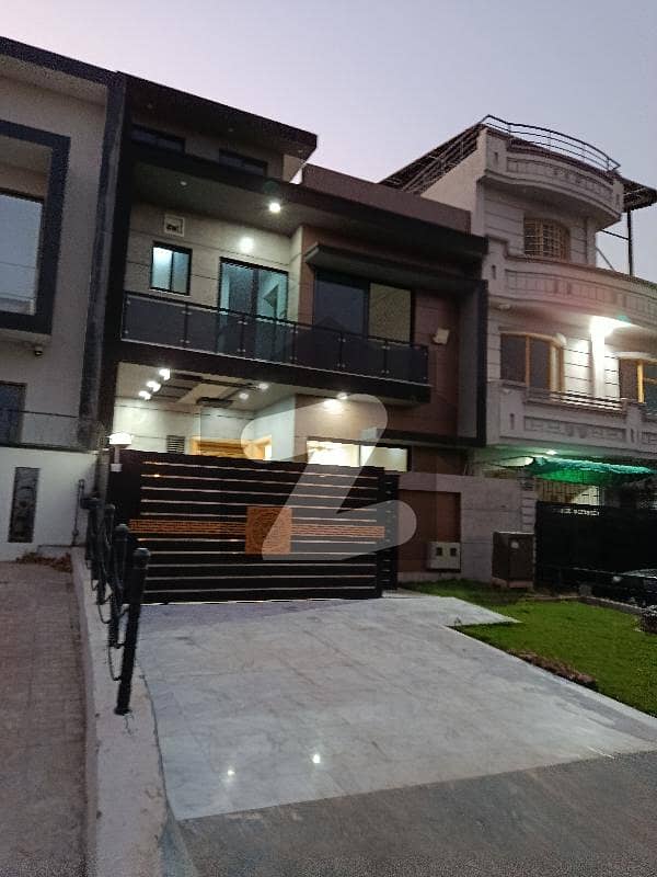 Beautiful 5 Marlas House for sale in D. 12 Beautiful 5 Marlas House for sale in D. 12