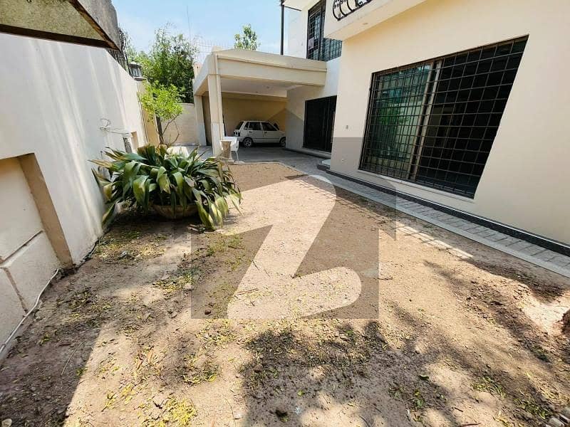 F-7 House For rent Sized 500 Square Yards F-7 House For rent Sized 500 Square Yards