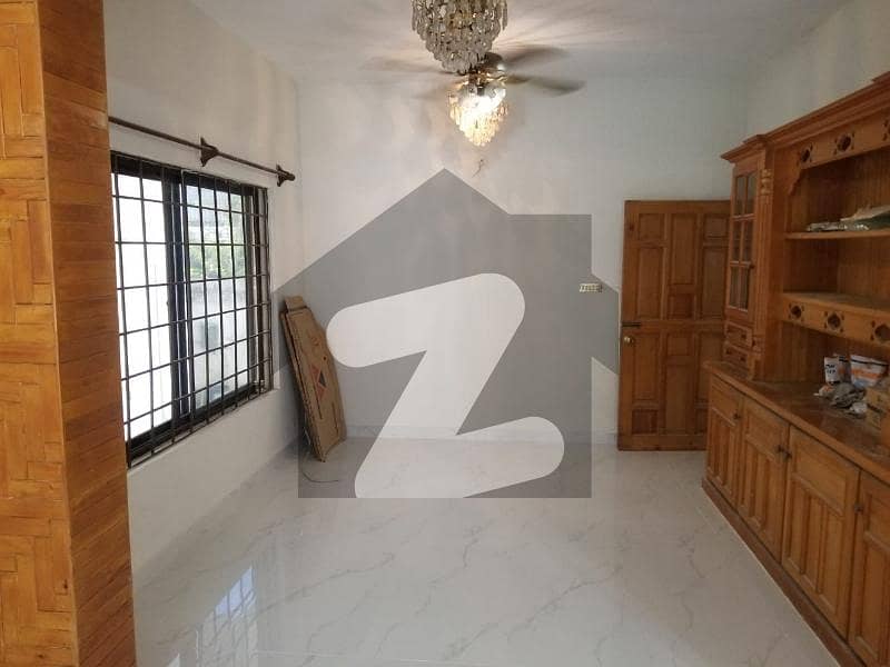 500 Square Yards House In Beautiful Location Of F-8 500 Square Yards House In Beautiful Location Of F-8