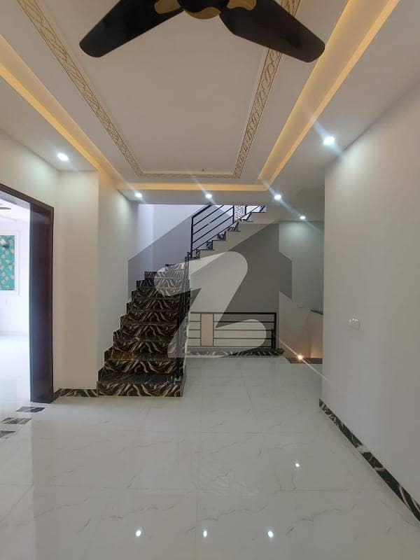 1 Kanal Upper Portion Available For Rent 1 Kanal Upper Portion Available For Rent