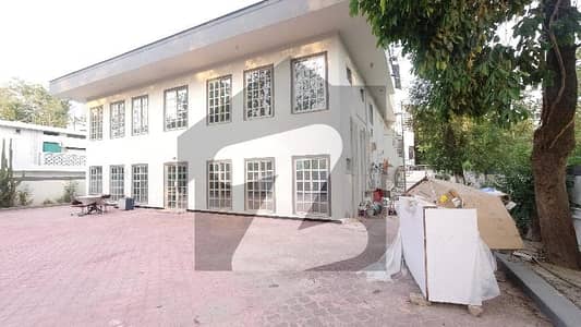 888 Square Yard House Available For Rent In F-7 with 11 bed 12 baths