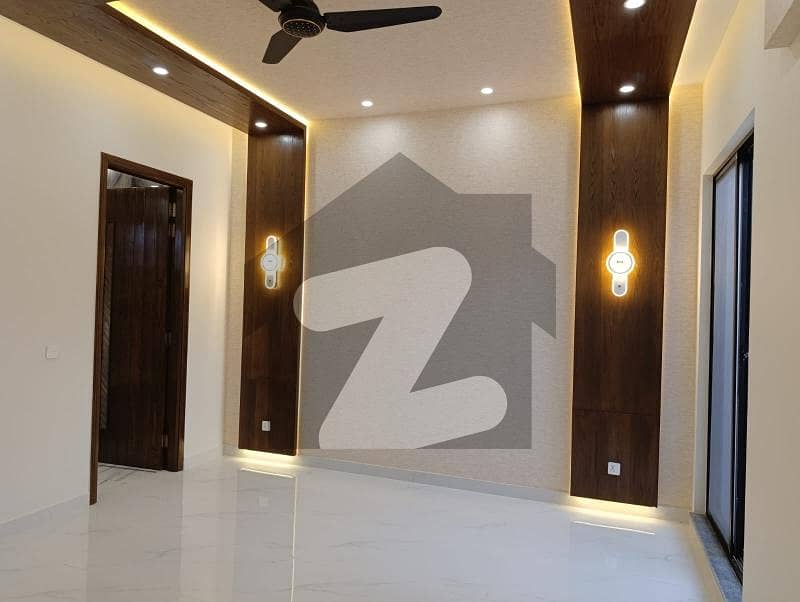 Yaseen associate's & builder's Yaseen associate's & builder's