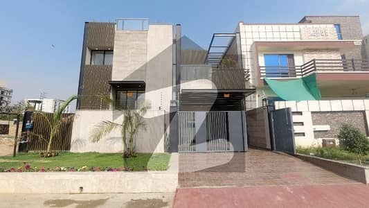 **Exquisite 6-Bedroom Luxury Home for Sale in Prestigious Multi Gardens, Islamabad** **Exquisite 6-Bedroom Luxury Home for Sale in Prestigious Multi Gardens, Islamabad**