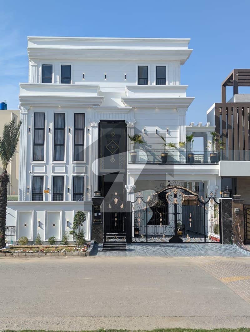 10 Marla Luxury House Available For Sale 10 Marla Luxury House Available For Sale