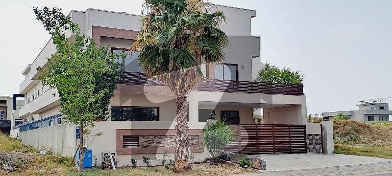 Beautiful 120FT MAIN BOULEVARD HOUSE Beautiful 120FT MAIN BOULEVARD HOUSE