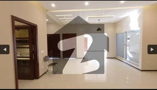 ٹاپ سٹی 1 - بلاک ڈی ٹاپ سٹی 1,اسلام آباد میں 5 کمروں کا 10 مرلہ مکان 4.3 کروڑ میں برائے فروخت۔