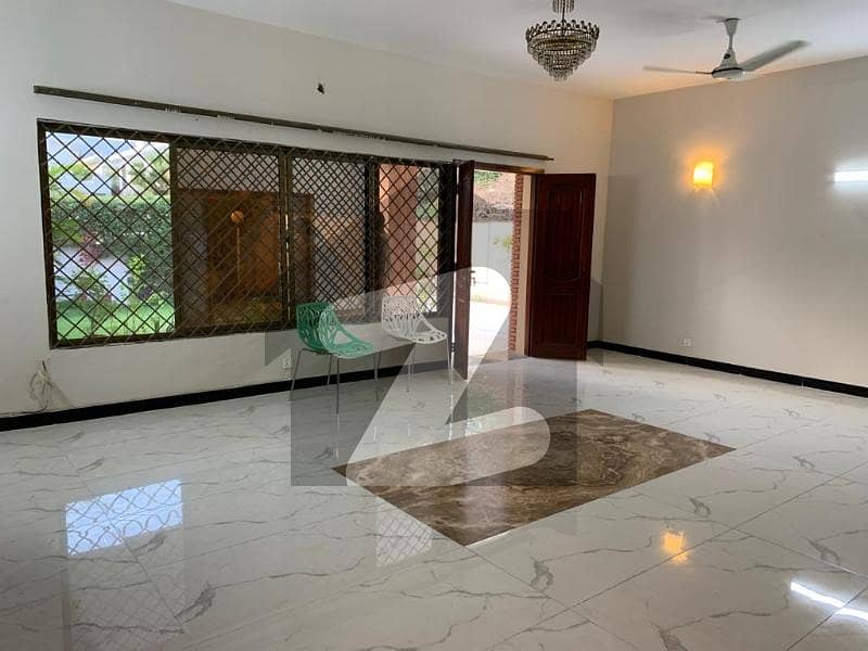 ایف ۔ 7 اسلام آباد میں 3 کمروں کا 1 کنال مکان 4.5 لاکھ میں کرایہ پر دستیاب ہے۔