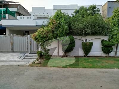 ویلینشیاء ہاؤسنگ سوسائٹی لاہور میں 4 کمروں کا 1 کنال مکان 4.25 کروڑ میں برائے فروخت۔