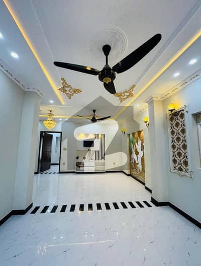 5 Marla Brand New House For Sale And Direct Meeting With Owner In Park View City Lahore.