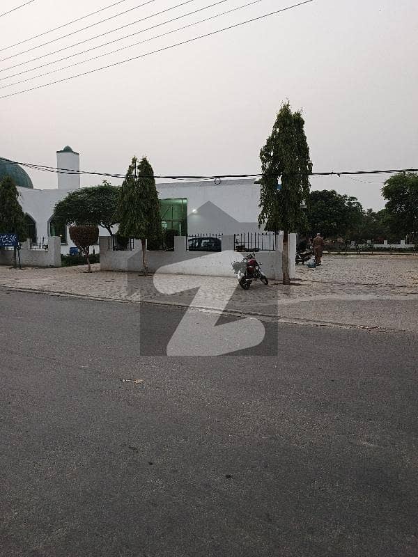 20 Marla Plot For Sale in UET Housing Society College Road Lahore 20 Marla Plot For Sale in UET Housing Society College Road Lahore