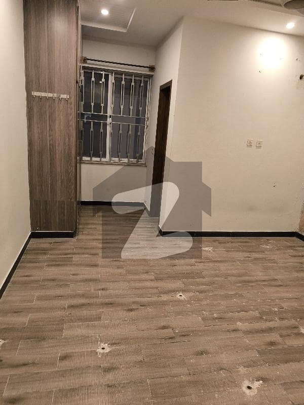 6 beds & 6 baths full house available for rent in G10 6 beds & 6 baths full house available for rent in G10