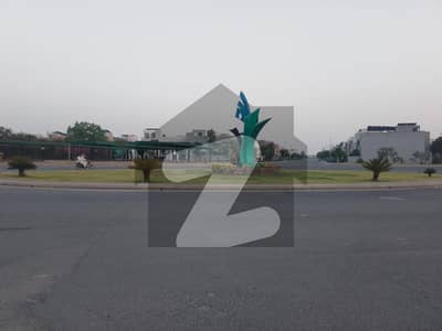 I SELL 5MARLA HOUSE IN BAHRIA ORCHARD PHASE FOR MORE PICS PLEASE CONTACT ME