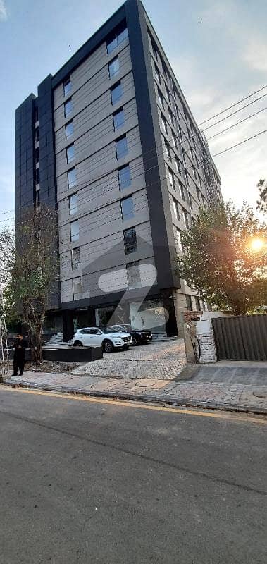 گلبرگ لاہور میں 8 مرلہ دفتر 2.65 لاکھ میں کرایہ پر دستیاب ہے۔